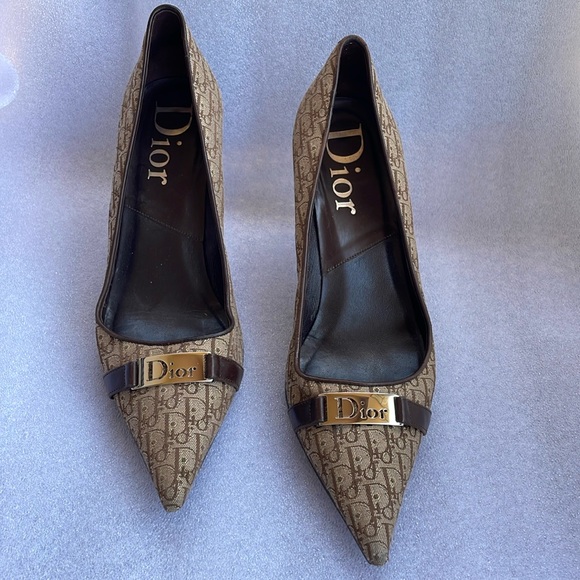 Christian Dior brown monogram heels - Picture 4 of 16